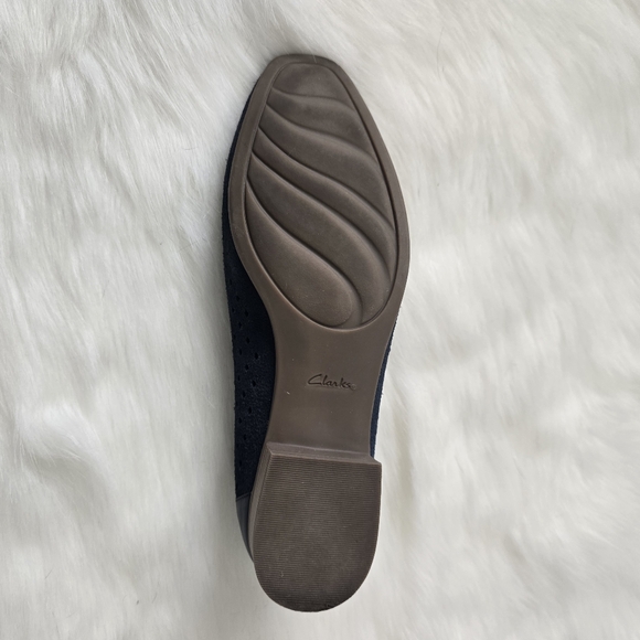 Clarks Juliet Hayes Navy Leather Slip On Loafers - Picture 6 of 6